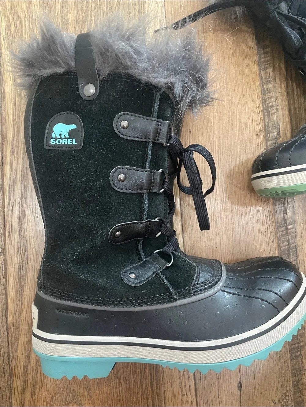 Sorel winter snow boots girl 4
